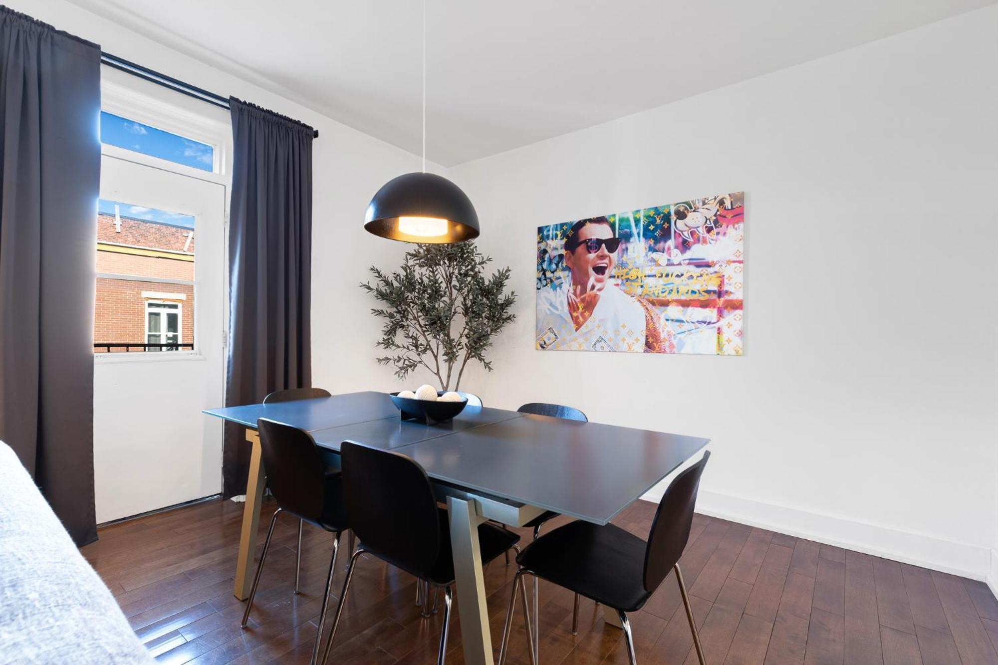 Liv Mtl Chic Aparthotel